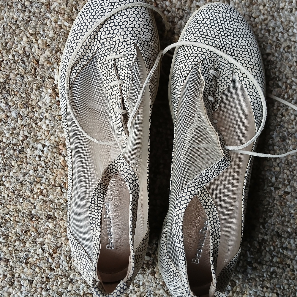 Women's Cream and Black Sneaker